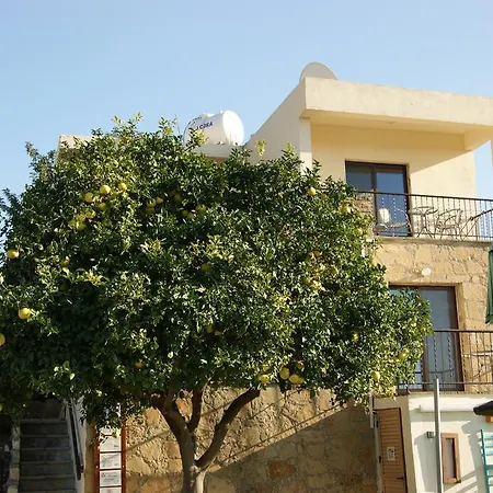 George Guest house Pentakomo